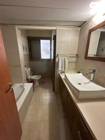 דירה, הלוטוס, קרית הפרחים - 2005, רעננה