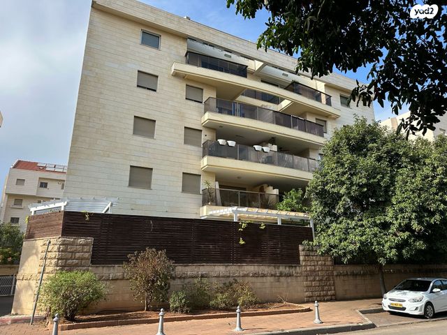 דירה, הלוטוס, קרית הפרחים - 2005, רעננה