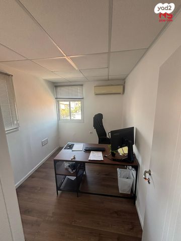 משרדים, המייסדים, זכרון יעקב