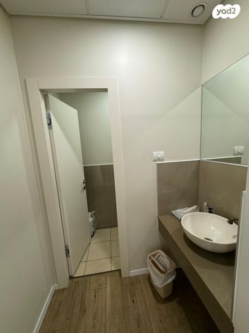 משרדים, היצירה 24, בורסה, רמת גן