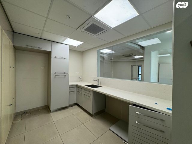 משרדים, היצירה 24, בורסה, רמת גן