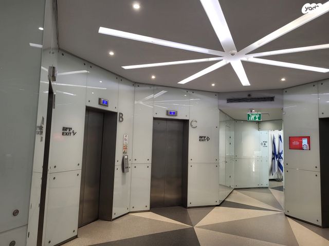משרדים, דרך מנחם בגין 46, תל אביב יפו