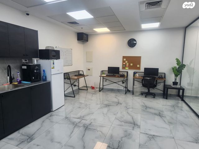 משרדים, קרית אתא