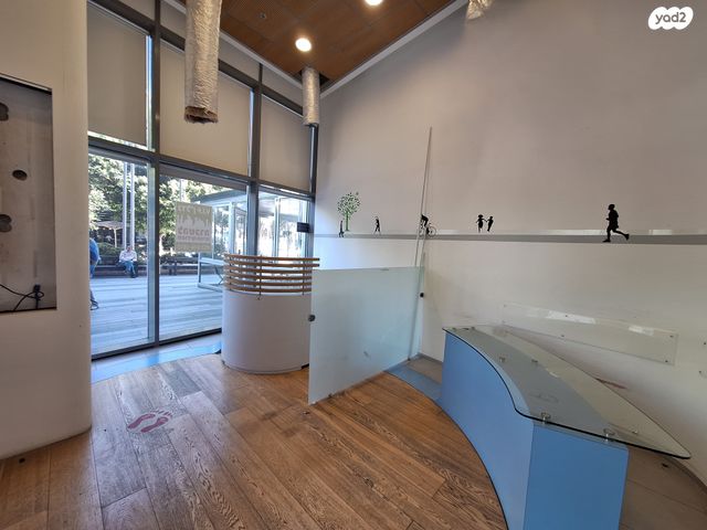 חנויות/ שטח מסחרי, הברזל, עתידים, אזור התעסוקה רמת החייל, תל אביב יפו