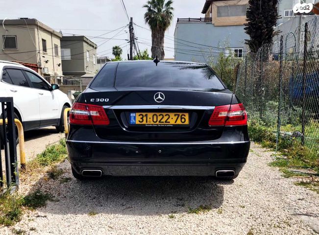 מודעת רכב מרצדס-בנץ E-class