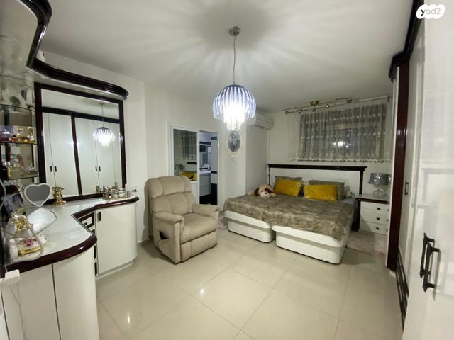 דירת גן, הרבי מזוועהיל 29, הדקל, ביתר עילית