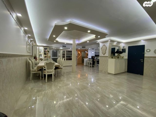 דירת גן, הרבי מזוועהיל 29, הדקל, ביתר עילית