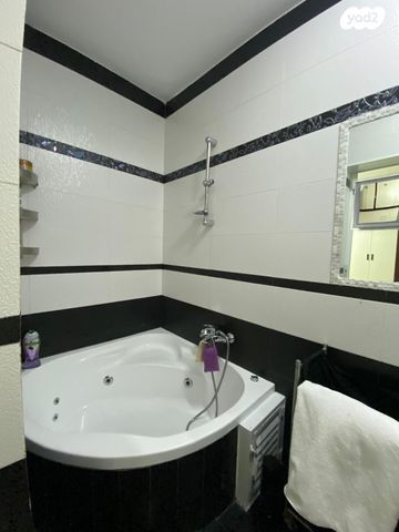 דירת גן, הרבי מזוועהיל 29, הדקל, ביתר עילית