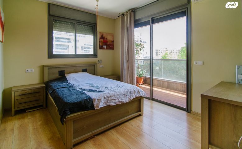 דירה, הרב פינטו מסעוד אשר, פתח תקווה