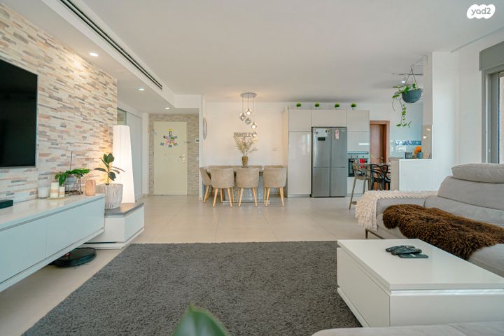 גג/ פנטהאוז, שוהם 94, אבני חן, חריש