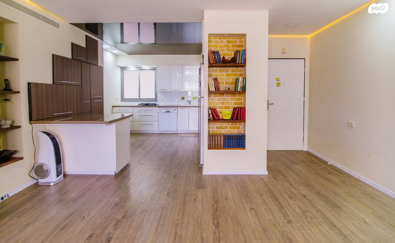 דירה, הרב פינטו מסעוד אשר, פתח תקווה