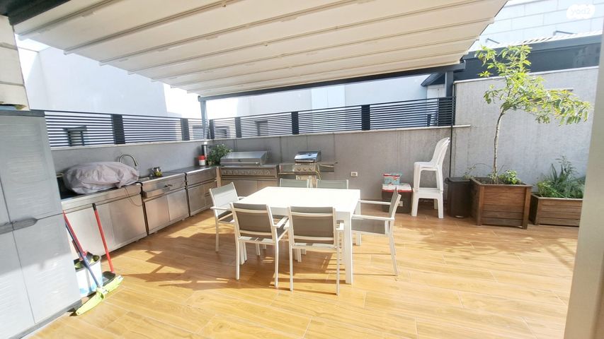 גג/ פנטהאוז, נווה גן, פתח תקווה