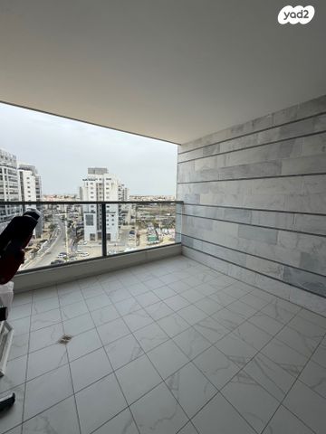 דירה, כרמי הנדיב, אחוזת רוטנר, קרית מלאכי