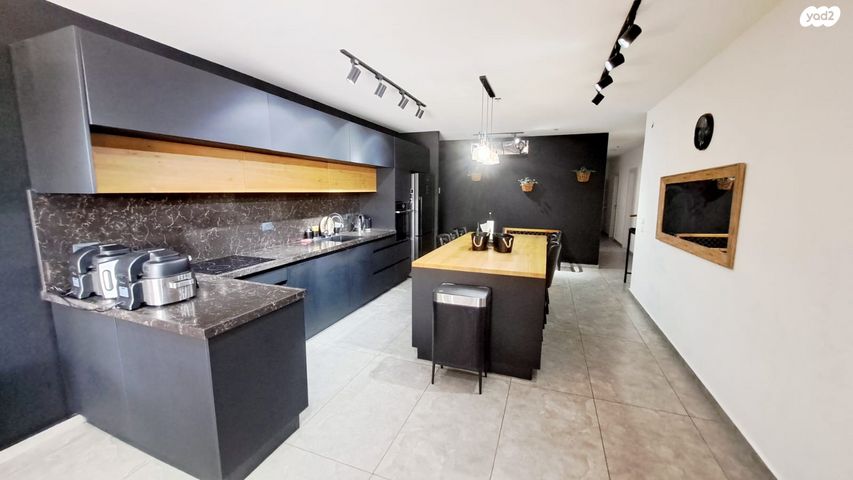 גג/ פנטהאוז, נווה גן, פתח תקווה