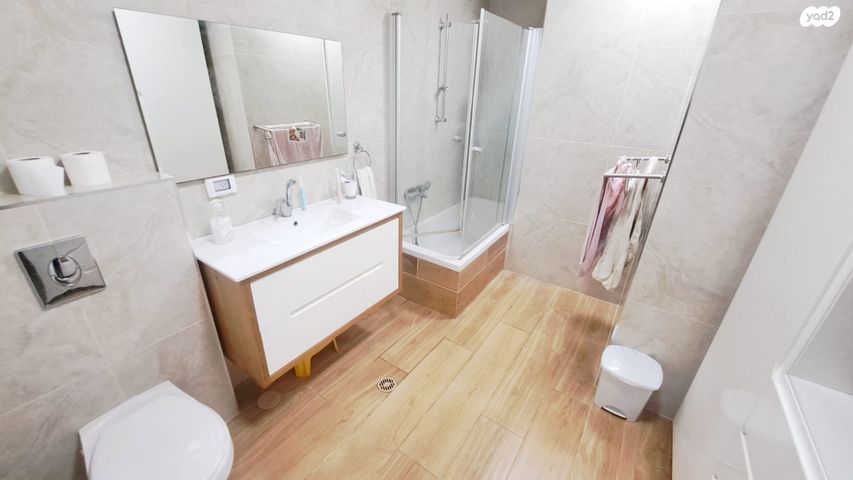 גג/ פנטהאוז, נווה גן, פתח תקווה