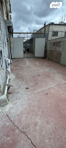 מבני תעשיה, חולון