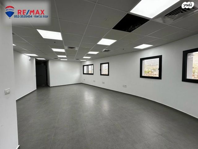 מבני תעשיה, בזלת, אזור תעשיה כרמיאל מזרחי, כרמיאל