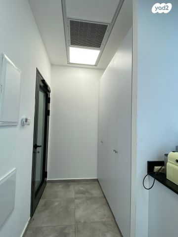 משרדים, בנימינה גבעת עדה