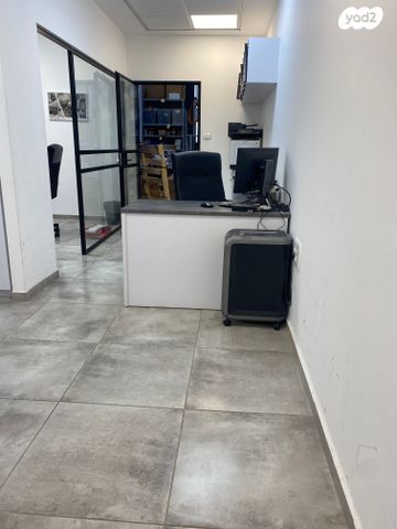 משרדים, בנימינה גבעת עדה