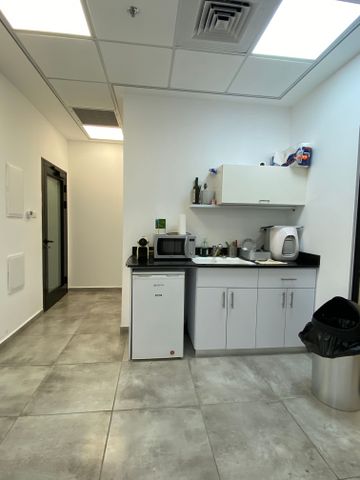 משרדים, בנימינה גבעת עדה