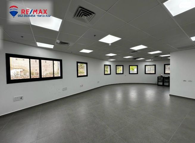 מבני תעשיה, בזלת, אזור תעשיה כרמיאל מזרחי, כרמיאל