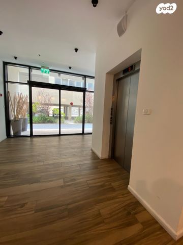 משרדים, בנימינה גבעת עדה