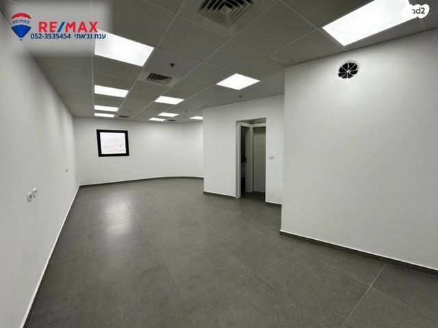 מבני תעשיה, בזלת, אזור תעשיה כרמיאל מזרחי, כרמיאל