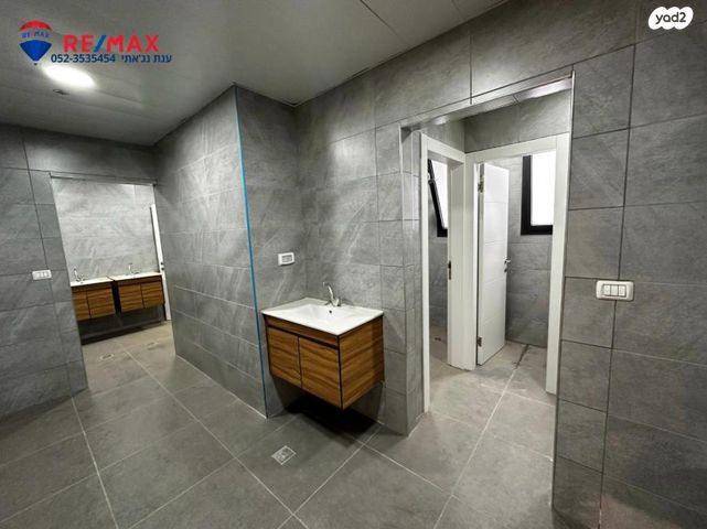 מבני תעשיה, בזלת, אזור תעשיה כרמיאל מזרחי, כרמיאל