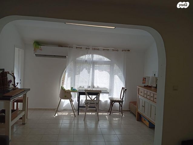 דירת גן, איבי נחל 64, אבני חפץ, אבני חפץ