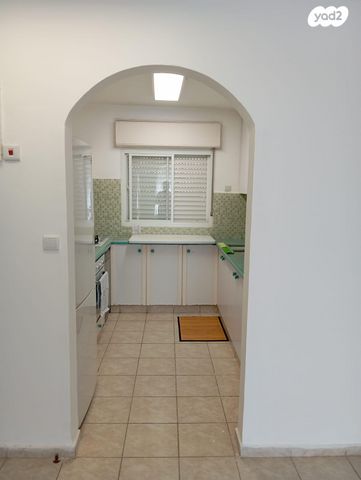 דירת גן, איבי נחל 64, אבני חפץ, אבני חפץ