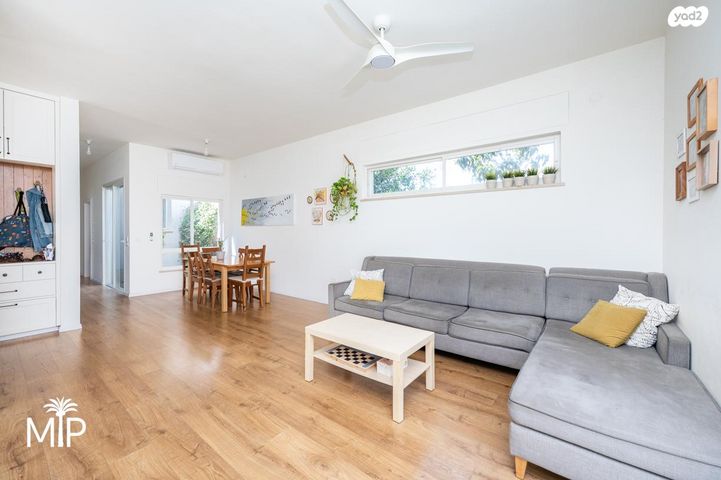 דו משפחתי, נווה רמז, זכרון יעקב