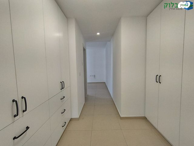 דירה, אורנה פורת, הרקפות, ראשון לציון