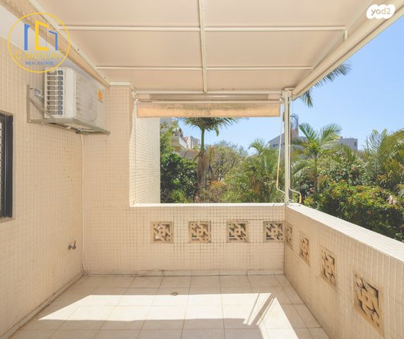 דירה, רעננה