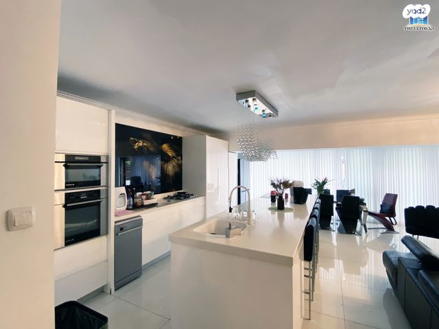 בית פרטי/ קוטג', המגילה 83, נווה חוף, ראשון לציון