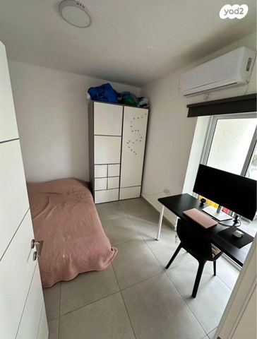 דירה, דניאל 46, לב העיר, בת ים