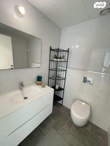 דירה, גרציאני יצחק 6, גני שרונה, קרית הממשלה, תל אביב יפו