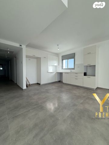 גג/ פנטהאוז, רנ"ס, מוצקין הותיקה, קרית מוצקין