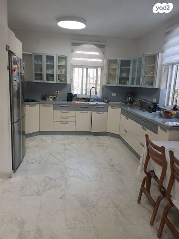 בית פרטי/ קוטג', אדם - גבע בנימין