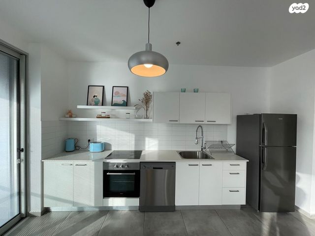 דירה, גרציאני יצחק 6, גני שרונה, קרית הממשלה, תל אביב יפו