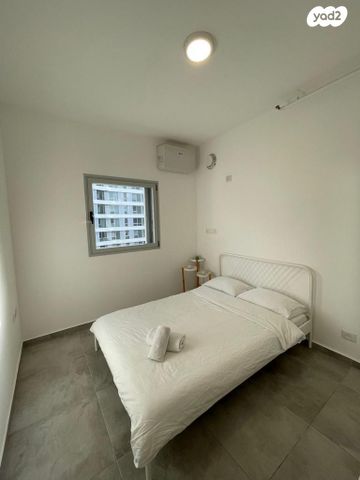 דירה, גרציאני יצחק 6, גני שרונה, קרית הממשלה, תל אביב יפו