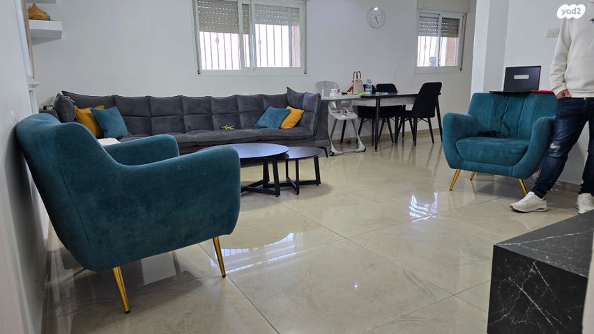 דירה, הקנה, צמח השדה, מעלה אדומים