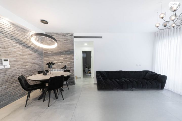 דירה, עמנואל זיסמן, חומת שמואל, הר חומה, ירושלים