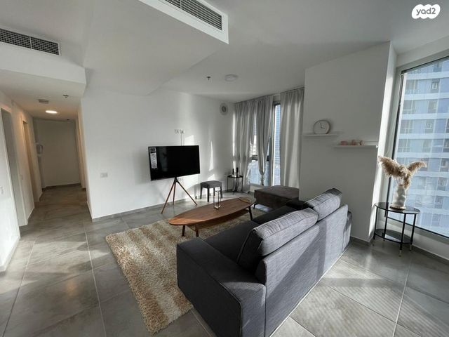 דירה, גרציאני יצחק 6, גני שרונה, קרית הממשלה, תל אביב יפו