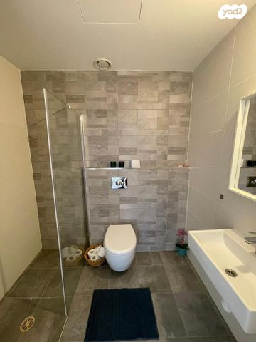 דירה, גרציאני יצחק 6, גני שרונה, קרית הממשלה, תל אביב יפו