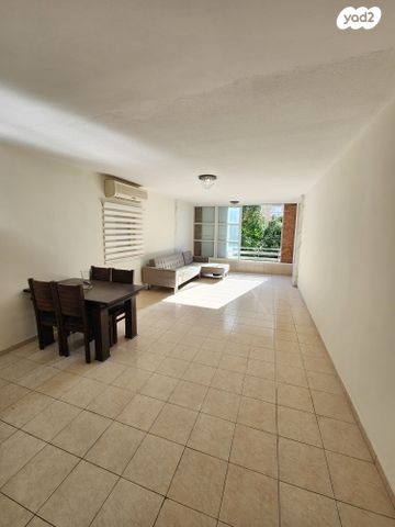 דירה, ביאליק 5, צפון מערב מרכז העיר, נתניה