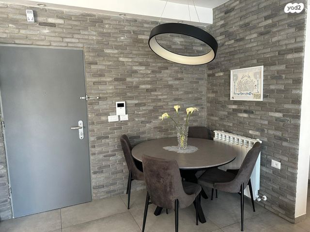 דירה, עמנואל זיסמן, חומת שמואל, הר חומה, ירושלים