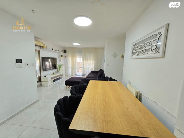 דירת גן, שמואל תמיר כצנלסון, פסגת זאב, ירושלים