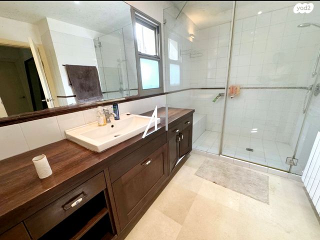 בית פרטי/ קוטג', גני יהודה, סביון