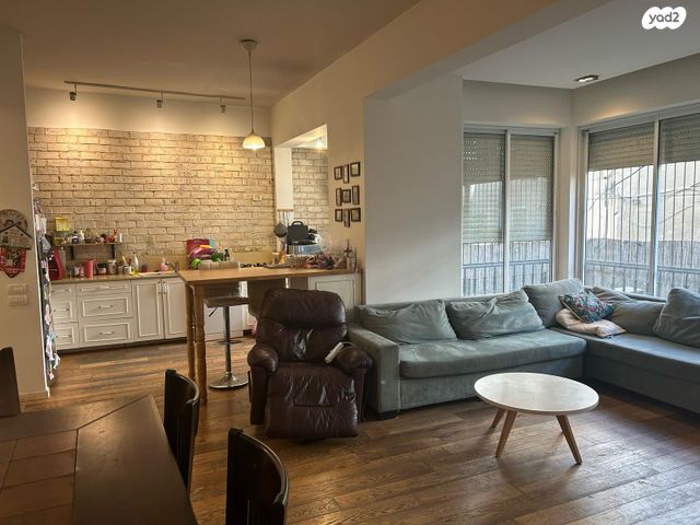 דירת גן, מרכז, הרצליה