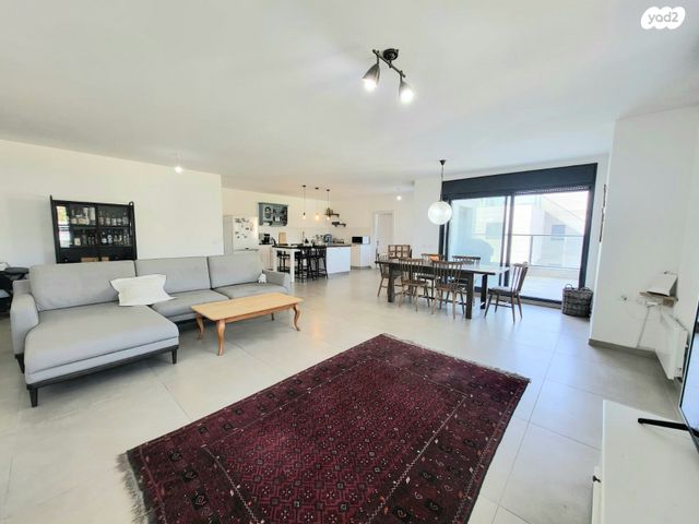 גג/ פנטהאוז, השקד, נופי החורש, מבשרת ציון